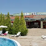 Green Fort Σάνι Μπιτς