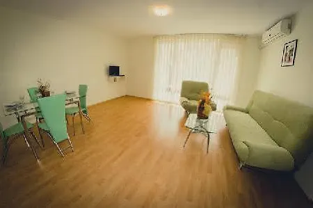 Green Fort 酒店 阳光海滩