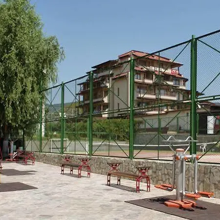 Green Fort מלון *