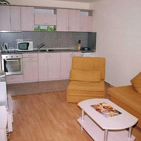 Green Fort * Slantchev Briag